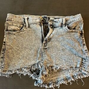 Kendall + Kylie “The Drifter High Rise”, black jean shorts
